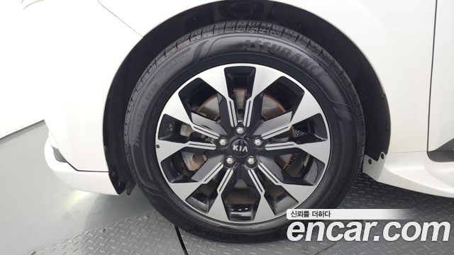 Kia Carnival 4-го поколения Gasoline 9-Seater Hi-Limousine Signature - фото 4