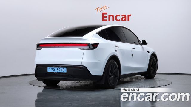 Tesla Model Y Premium RWD - фото 0