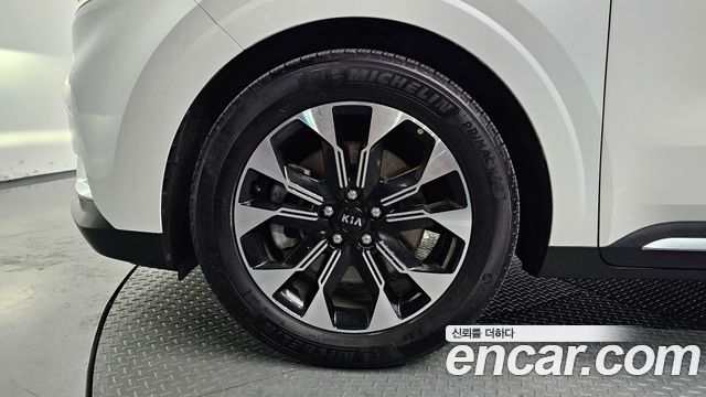 Kia Carnival 4-го поколения 9-Seater Signature - фото 3