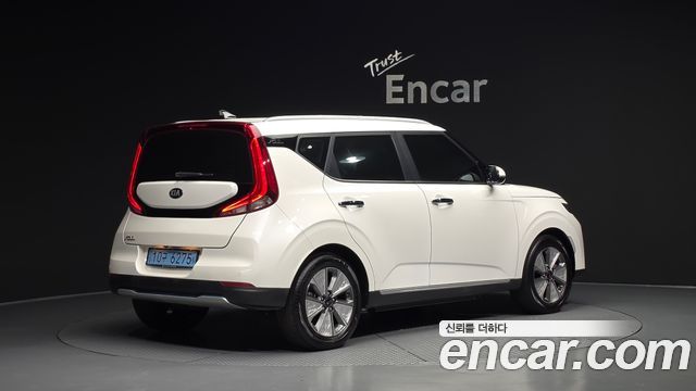 Kia Soul EV Noblesse - фото 1