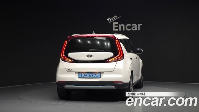 Kia Soul EV Noblesse - фото 3