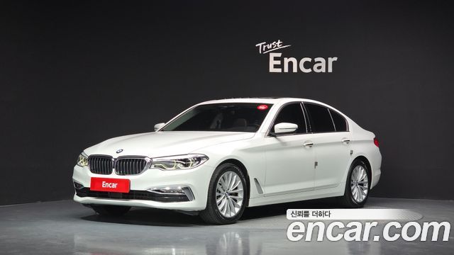BMW 5-Series G30 530i xDrive Luxury Plus - фото 0