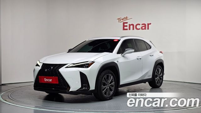 Lexus UX 2.0 F-Sport 2WD - фото 0