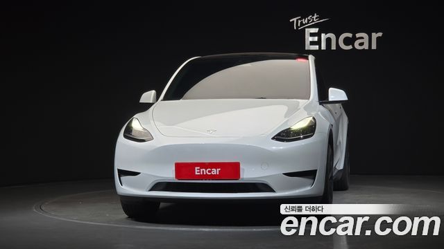 Tesla Model Y RWD - фото 2