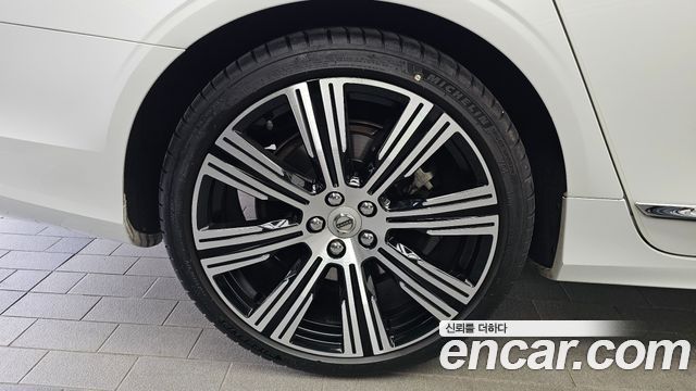 Volvo S90 B6 AWD Inscription - фото 4