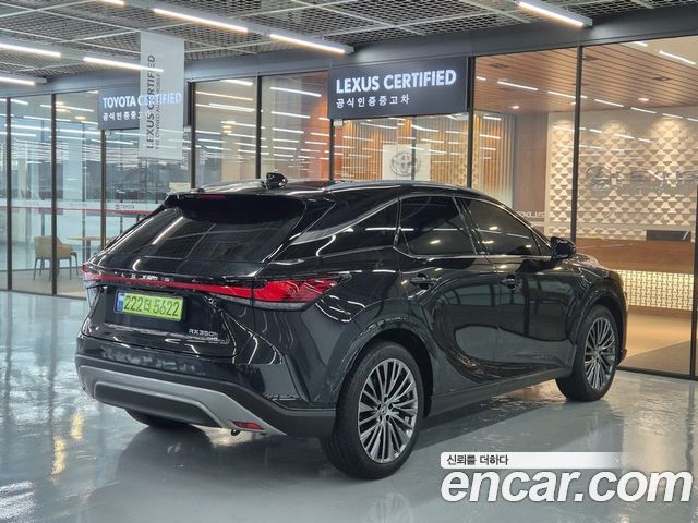 Lexus RX 5-го поколения Luxury - фото 1