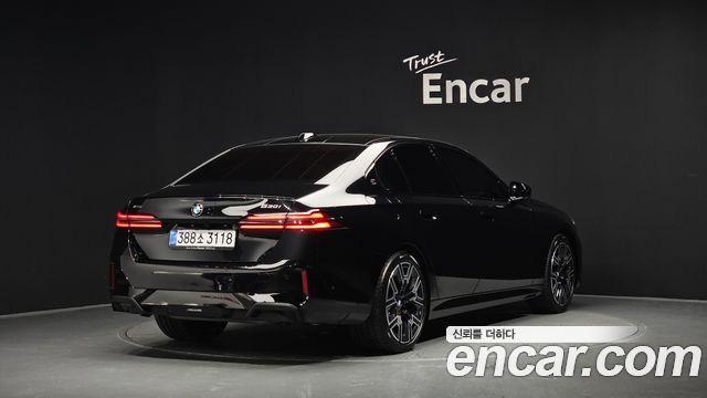 BMW 5-Series G60 530i xDrive M Sport Pro Special Edition - фото 0