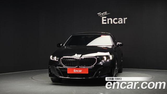 BMW 5-Series G60 530i xDrive M Sport Pro Special Edition - фото 1