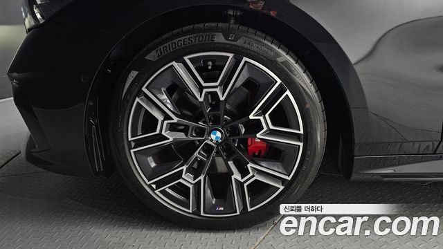 BMW 5-Series G60 530i xDrive M Sport Pro Special Edition - фото 3