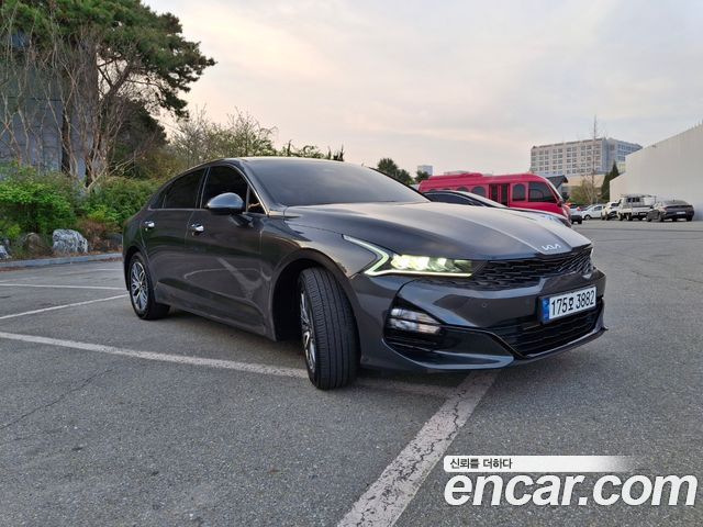 Kia K5 3-го поколения 2.0 Prestige - фото 1