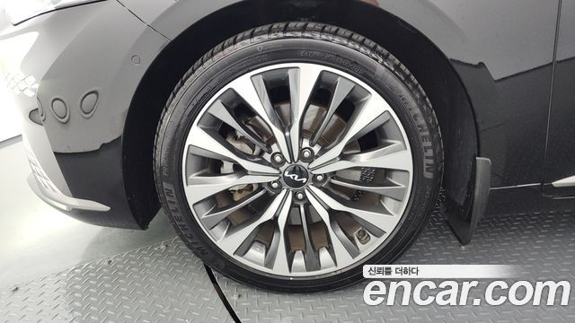 Kia K8 2.5 Gasoline 2WD Signature - фото 3
