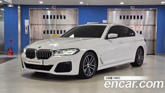 BMW 5-Series G30 520i M Sport - фото 0