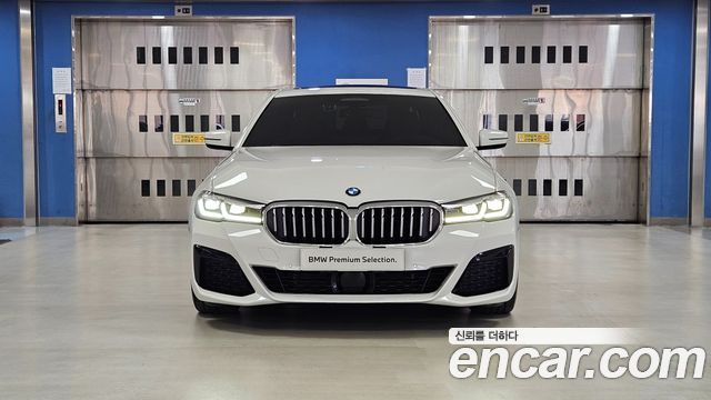BMW 5-Series G30 520i M Sport - фото 2