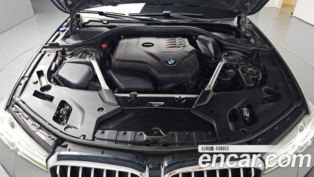 BMW 5-Series G30 520i M Sport - фото 4
