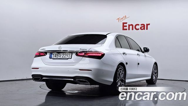Mercedes-Benz E-Class W213 E220d 4MATIC AMG Line - фото 1