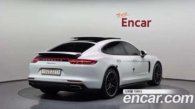 Porsche Panamera 3.0 AWD - фото 1