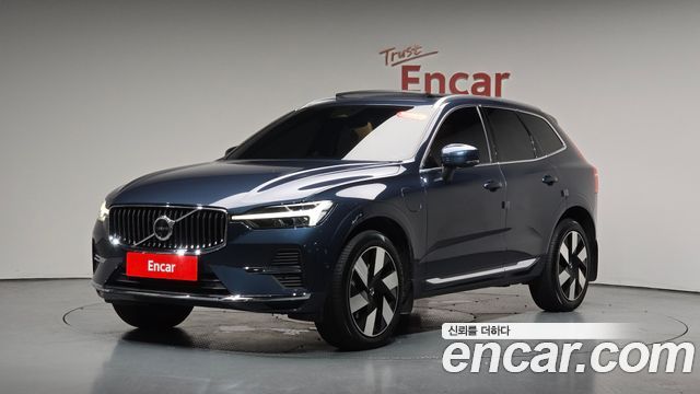 Volvo XC60 2-го поколения T8 Ultra Bright - фото 0