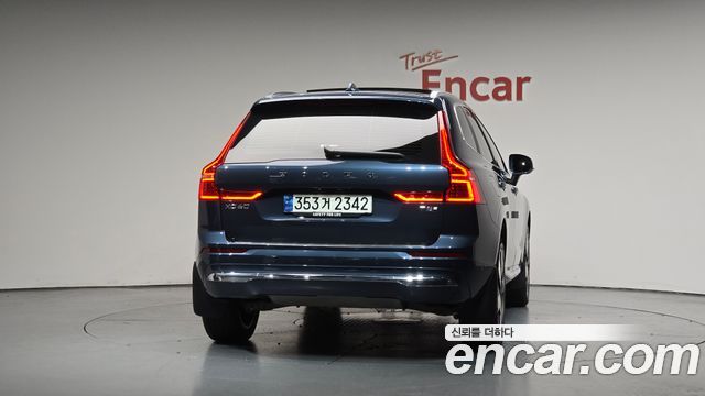 Volvo XC60 2-го поколения T8 Ultra Bright - фото 2