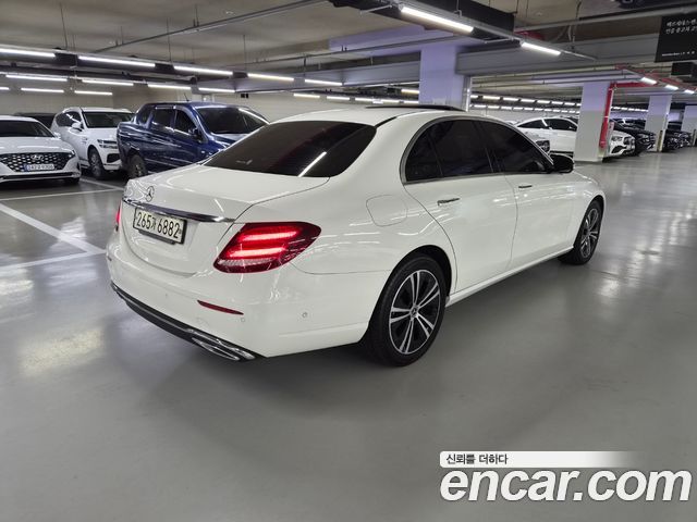 Mercedes-Benz E-Class W213 E220d Avantgarde - фото 2