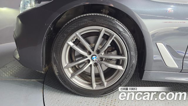 BMW 5-Series G30 520d xDrive M Sport Package Plus - фото 4