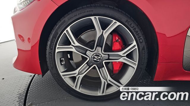 Kia Stinger 2.0 Turbo AWD Platinum - фото 3