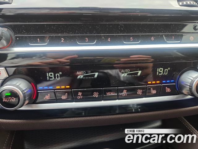 BMW 5-Series G30 523d M Sport - фото 4