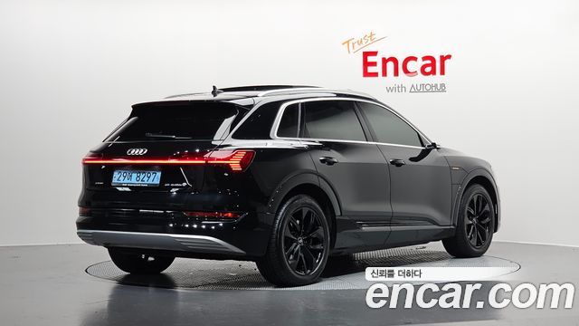 Audi e-tron 55 Quattro - фото 1