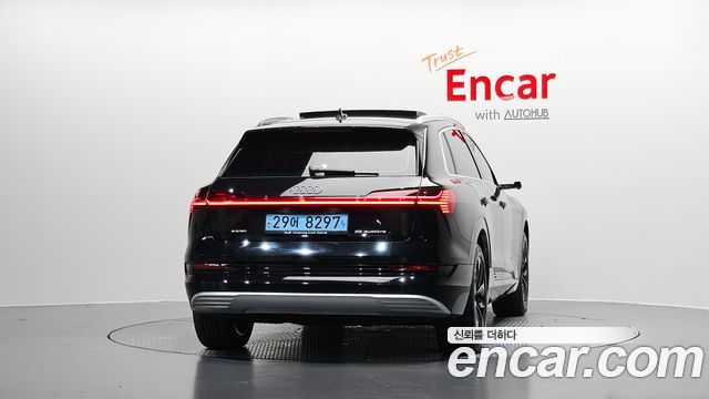 Audi e-tron 55 Quattro - фото 3