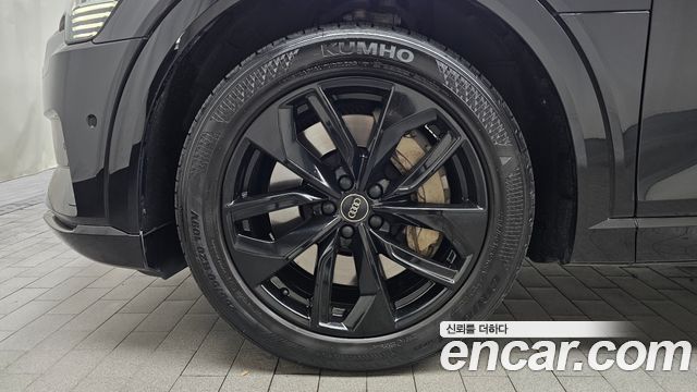 Audi e-tron 55 Quattro - фото 4