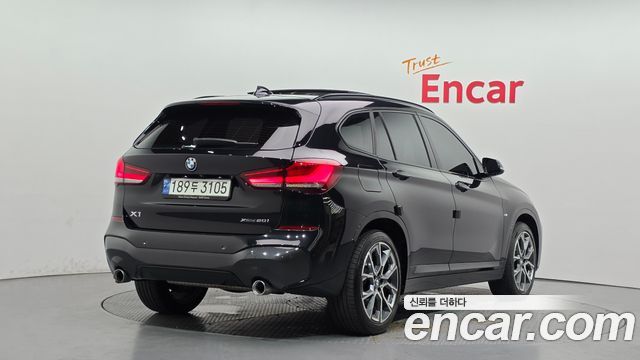 BMW X1 F48 xDrive 20i M Sport - фото 1
