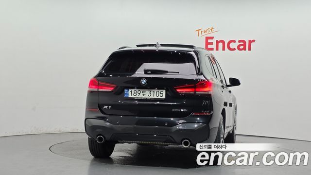 BMW X1 F48 xDrive 20i M Sport - фото 3