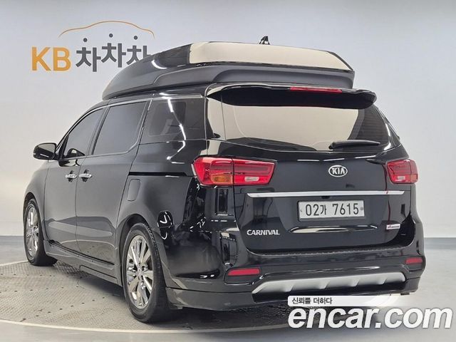 Kia Carnival Новый Gasoline 9-Seater Hi-Limousine Noblesse Special - фото 1
