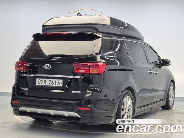 Kia Carnival Новый Gasoline 9-Seater Hi-Limousine Noblesse Special - фото 2