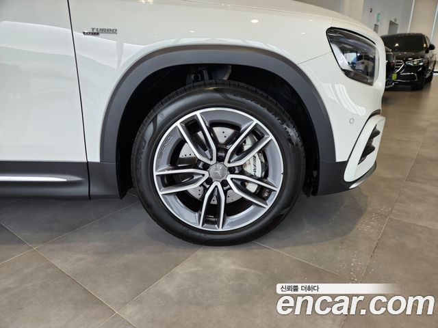 Mercedes-Benz GLB-Class X247 AMG GLB35 4MATIC - фото 4