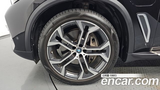 BMW X5 G05 xDrive 45e xLine - фото 3