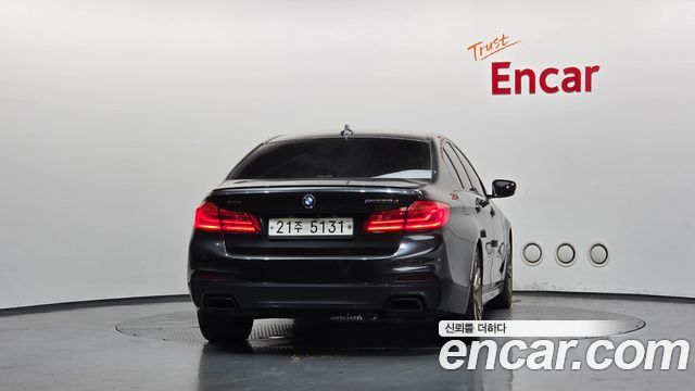 BMW 5-Series G30 M550d xDrive - фото 3