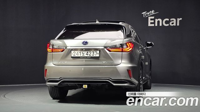 Lexus RX 4-го поколения Executive - фото 3
