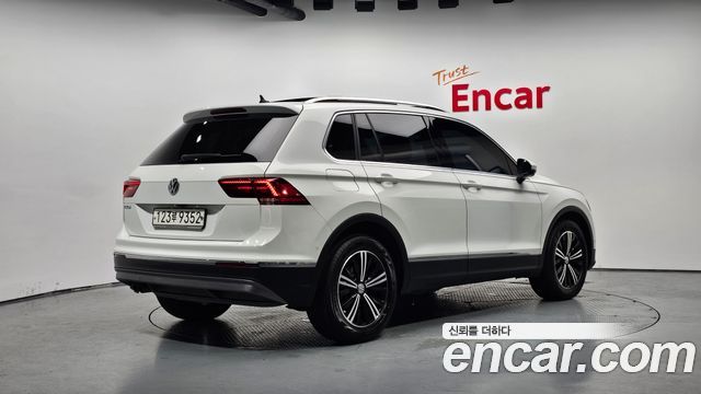 Volkswagen Tiguan 2-го поколения 2.0 TDI Prestige - фото 1