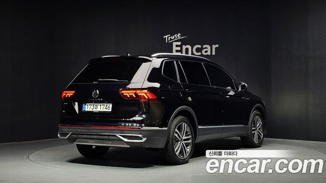 Volkswagen Tiguan 2.0 TSI Prestige - фото 1