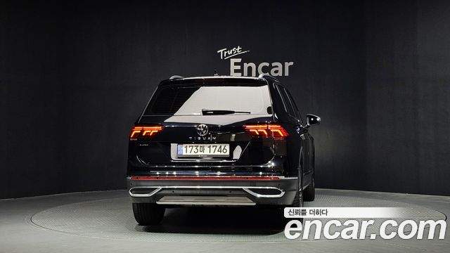 Volkswagen Tiguan 2.0 TSI Prestige - фото 3