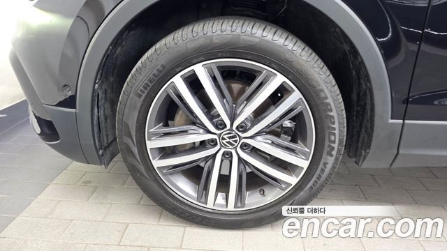 Volkswagen Tiguan 2.0 TSI Prestige - фото 4
