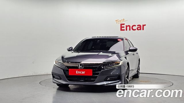 Honda Accord 10-го поколения 2.0 Turbo Sport - фото 2