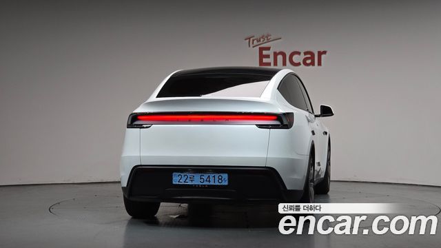 Tesla Model Y RWD - фото 2