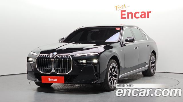 BMW 7-Series G70 740i xDrive M Sport - фото 0