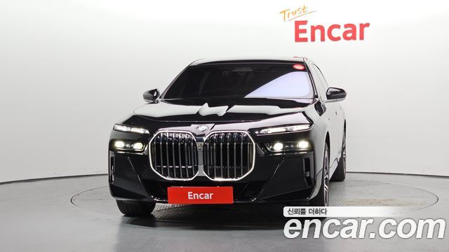 BMW 7-Series G70 740i xDrive M Sport - фото 2