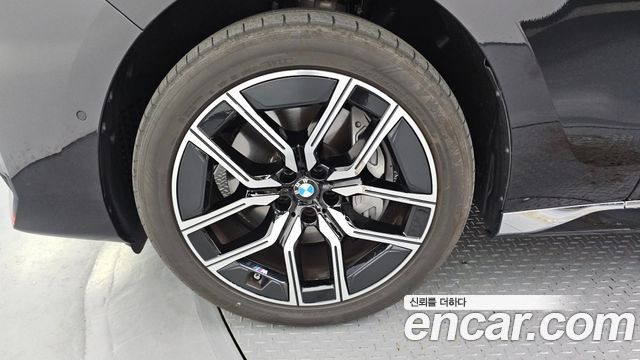 BMW 7-Series G70 740i xDrive M Sport - фото 4