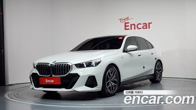 BMW 5-Series G60 520i M Sport - фото 0
