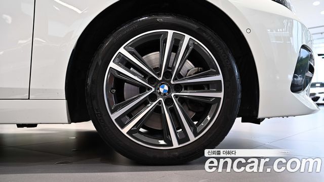 BMW 2-Series F44 220i Sport - фото 4