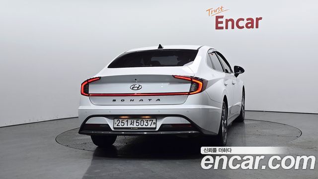Hyundai Sonata DN8 2.0 Premium Family - фото 3