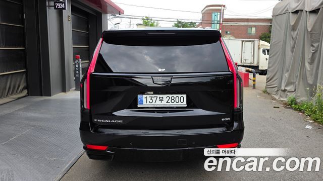 Cadillac Escalade 5-го поколения 6.2 ESV ESV Sports Platinum - фото 3